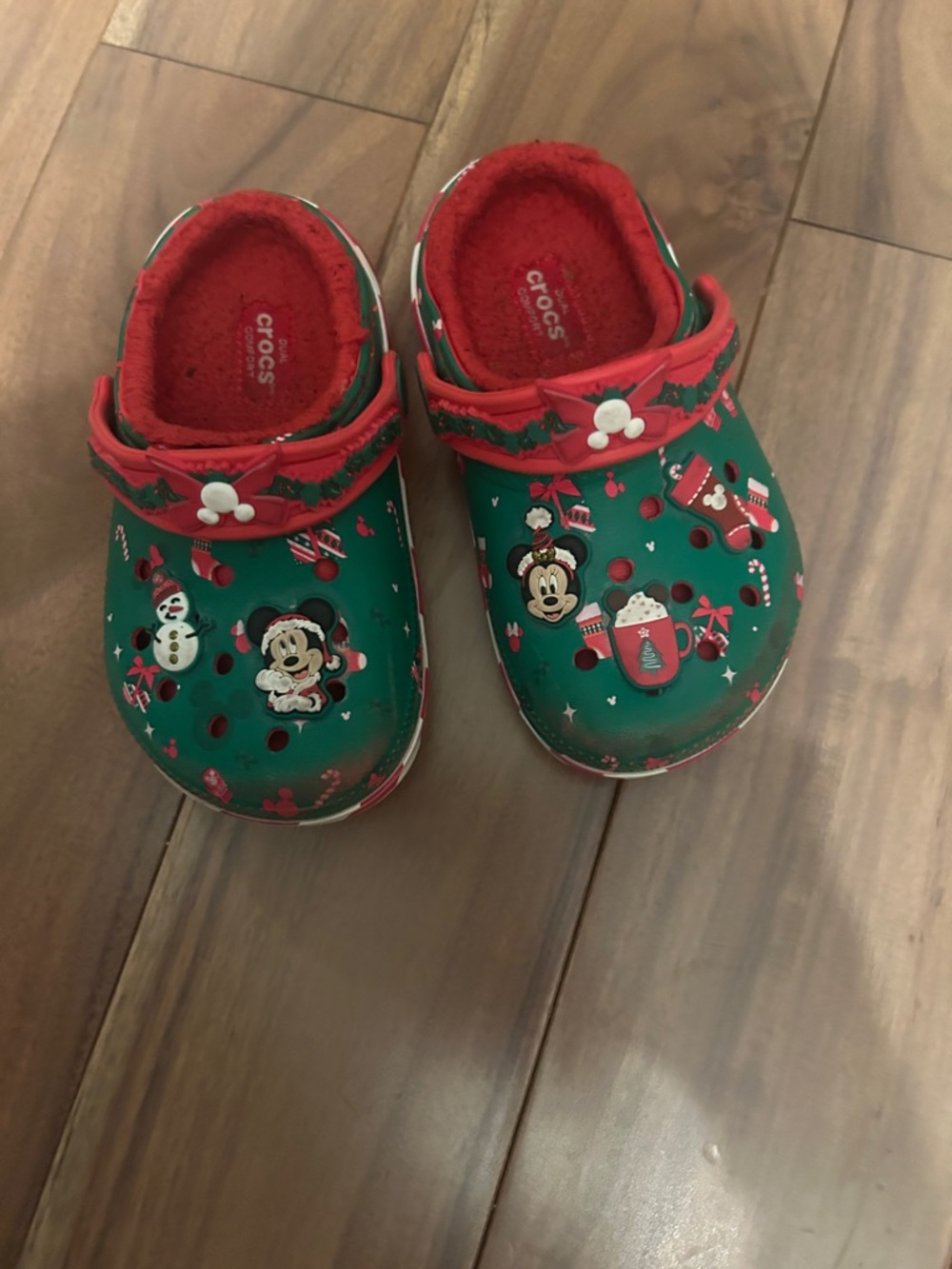 CROCS Kids Holiday Mickey Clogs in Green and Red Plush Lining